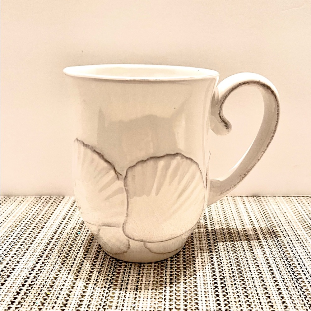 New Elegant Shell Motif Mug